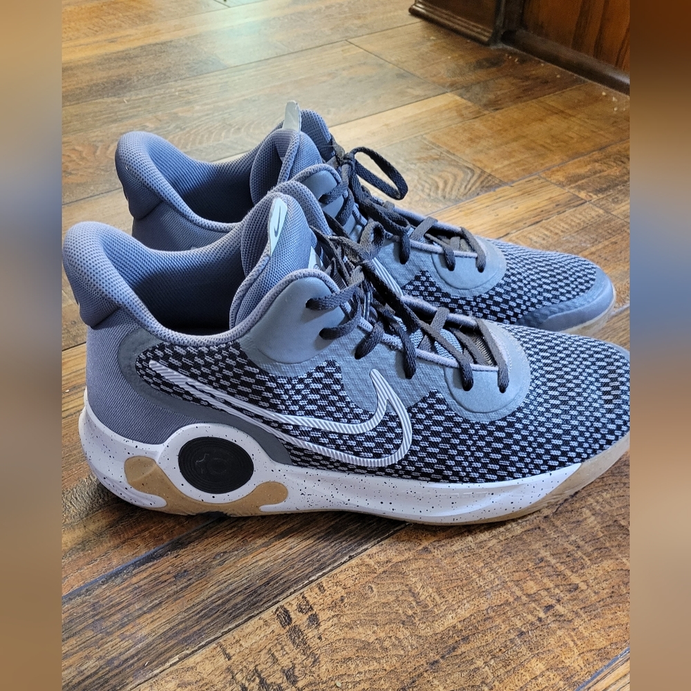 Men's Nike Athletic Shoe